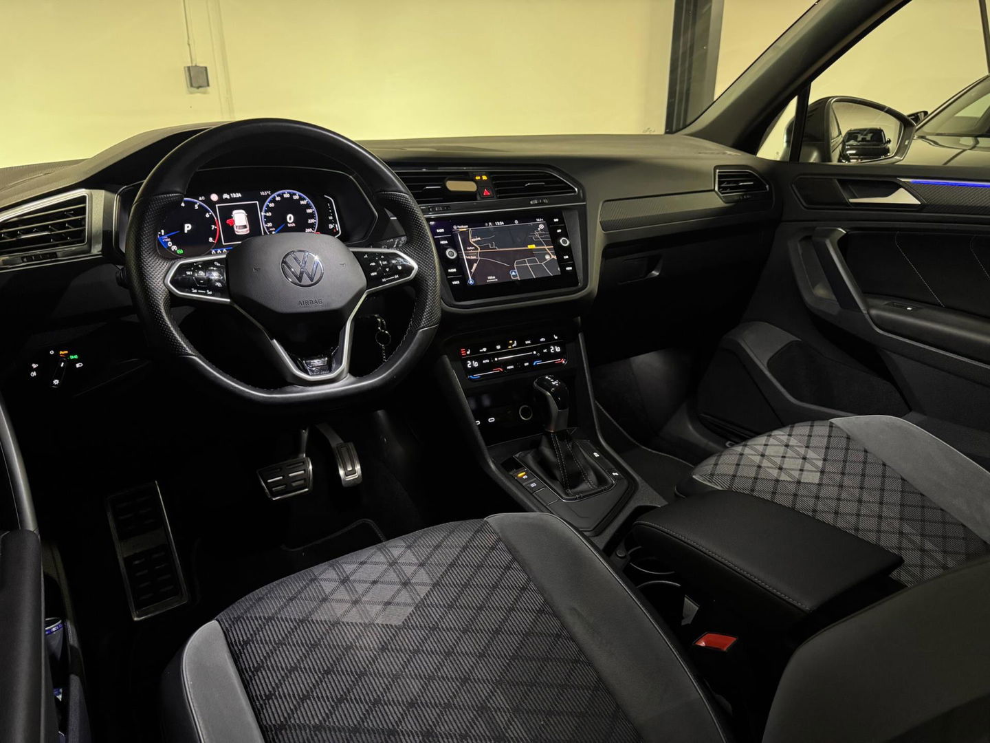 Volkswagen Tiguan 1.5 TSI R-Line CAM ACC'