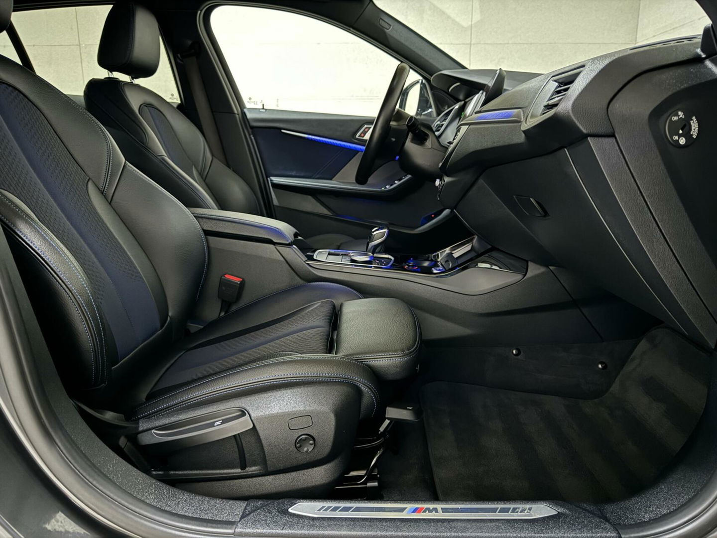 BMW 1 Serie 118i M-Sport Harman/Kardon HUD CarPlay Sfeer Trekh.