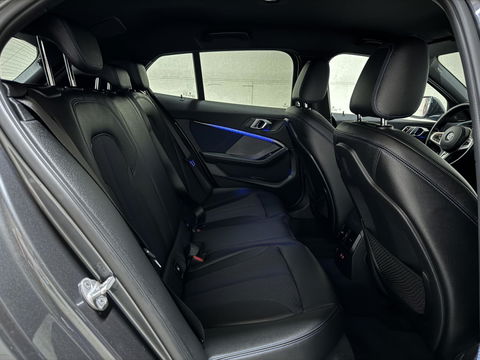 BMW 1 Serie 118i M-Sport Harman/Kardon HUD CarPlay Sfeer Trekh.