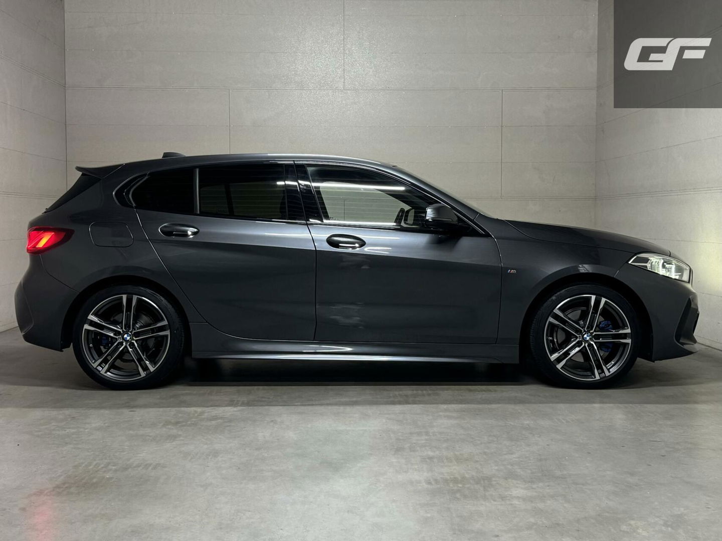 BMW 1 Serie 118i M-Sport Harman/Kardon HUD CarPlay Sfeer Trekh.