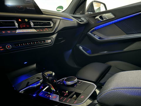 BMW 1 Serie 118i M-Sport Harman/Kardon HUD CarPlay Sfeer Trekh.