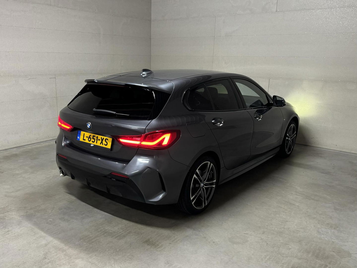 BMW 1 Serie 118i M-Sport Harman/Kardon HUD CarPlay Sfeer Trekh.