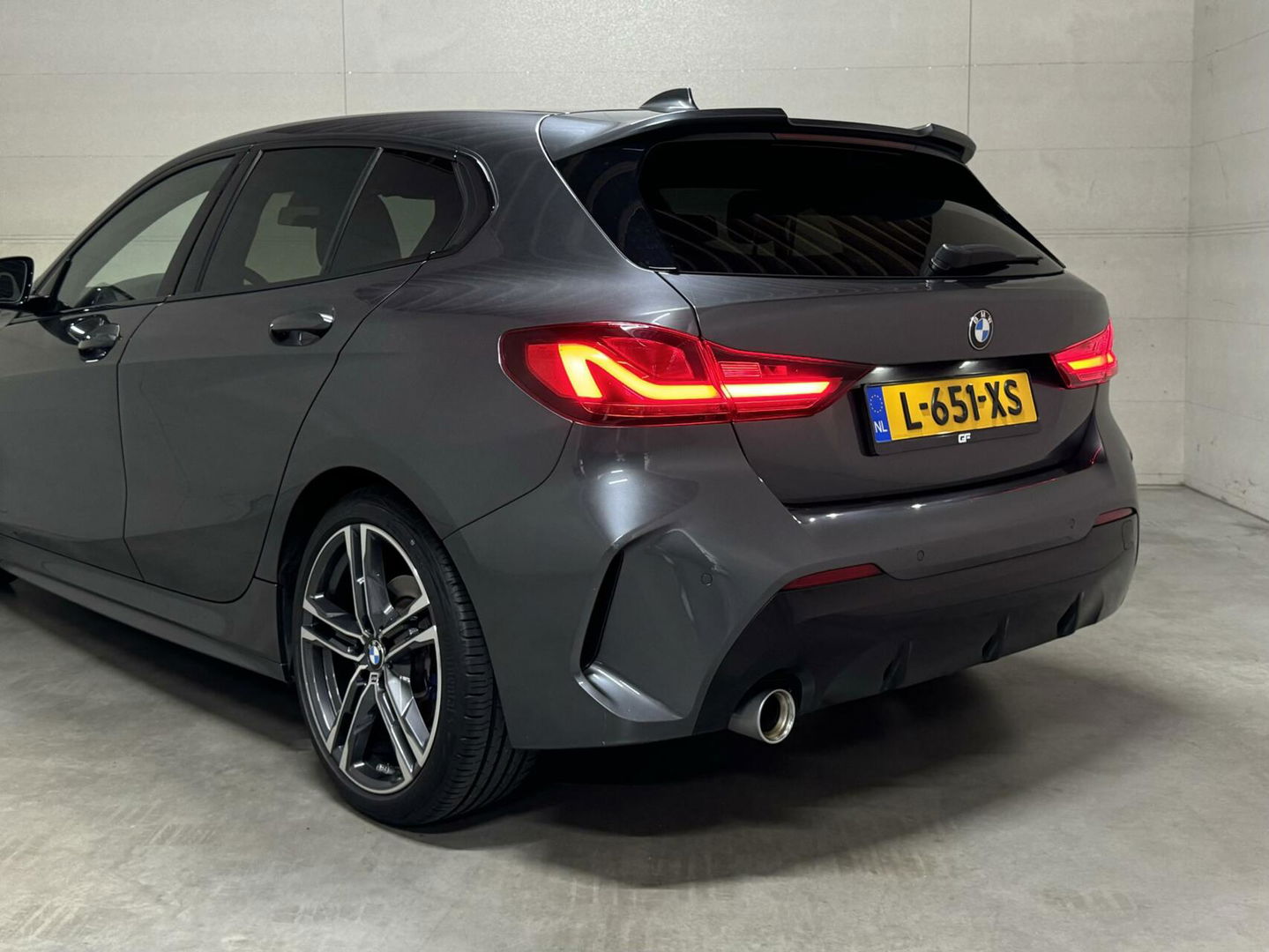 BMW 1 Serie 118i M-Sport Harman/Kardon HUD CarPlay Sfeer Trekh.