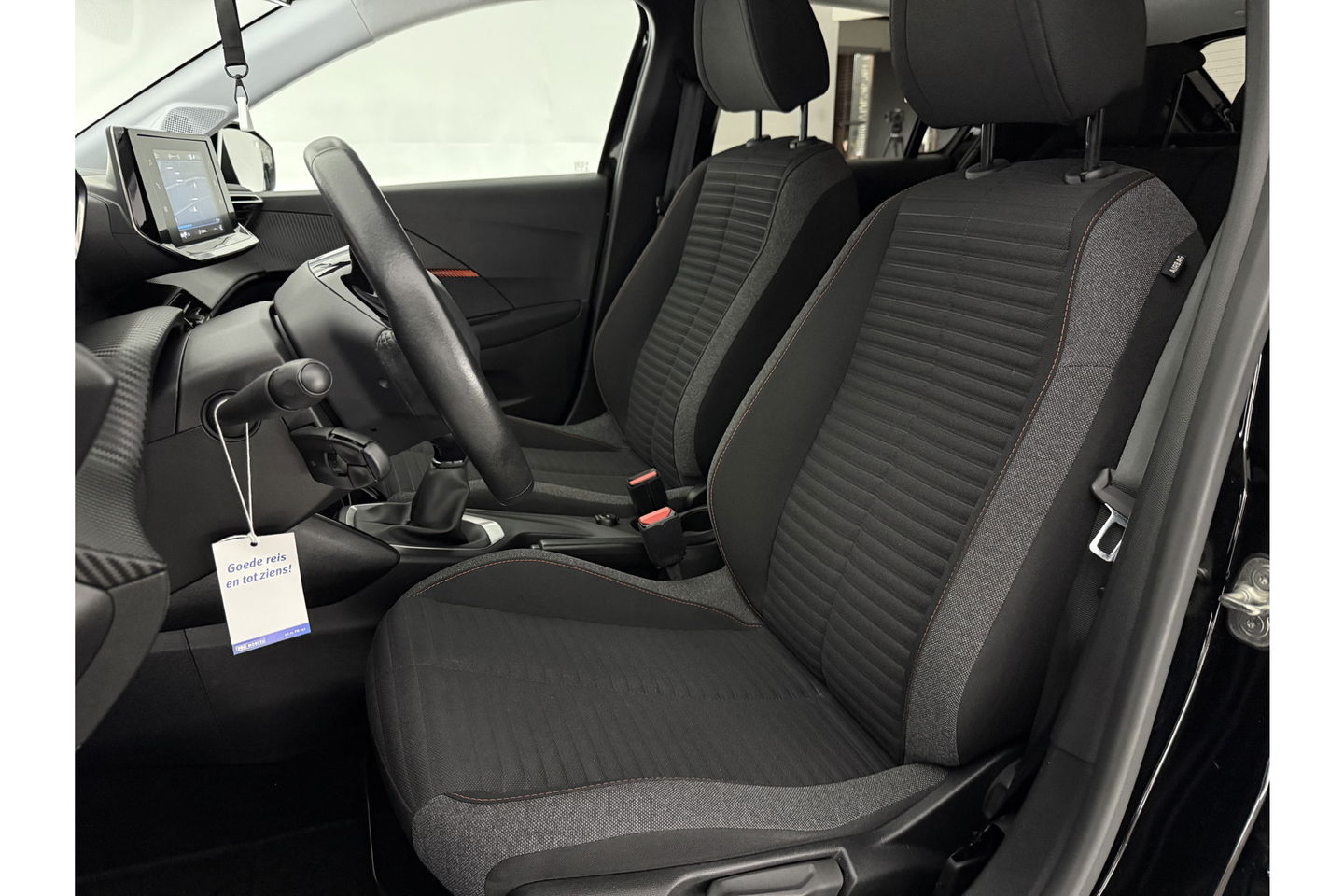 Peugeot 208 1.2 PureTech Airco Carplay Cruise LED Navigatie 16"LMV PDC