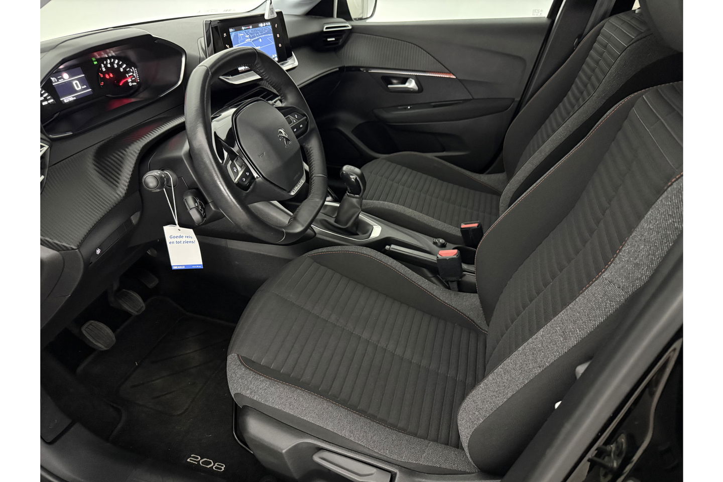 Peugeot 208 1.2 PureTech Airco Carplay Cruise LED Navigatie 16"LMV PDC