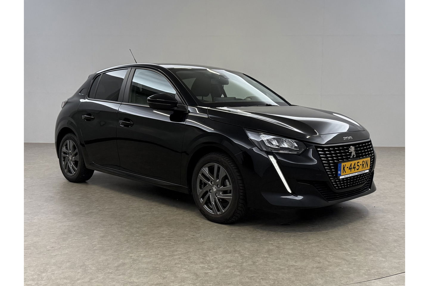 Peugeot 208 1.2 PureTech Airco Carplay Cruise LED Navigatie 16"LMV PDC