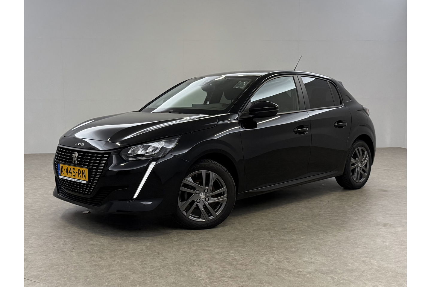 Peugeot 208 1.2 PureTech Airco Carplay Cruise LED Navigatie 16"LMV PDC