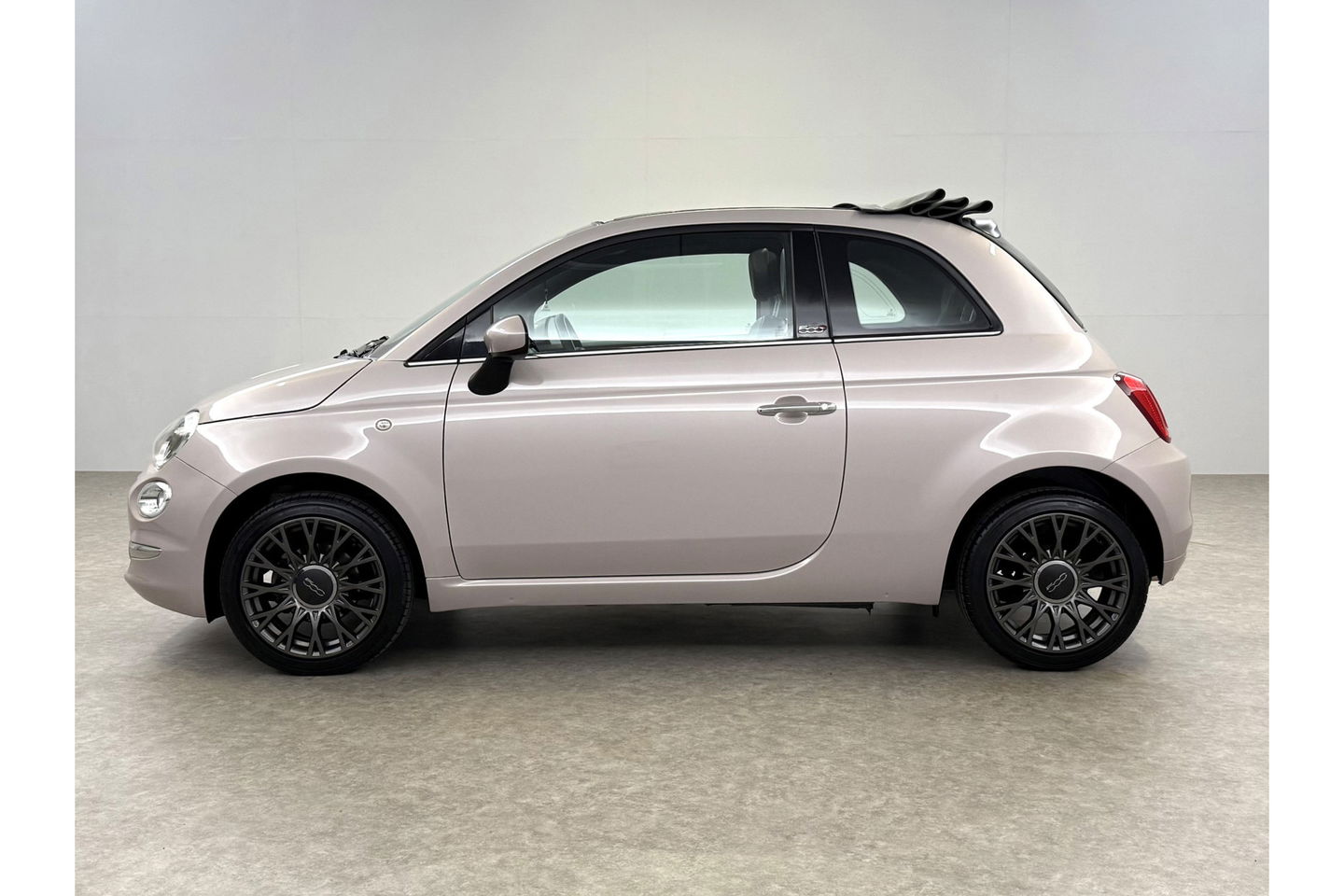 Fiat 500C 1.2 Lounge Cabriolet Clima Cruise Carplay Open Dak LED Leder PDC 16"LMV
