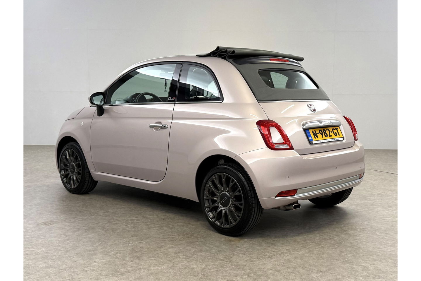Fiat 500C 1.2 Lounge Cabriolet Clima Cruise Carplay Open Dak LED Leder PDC 16"LMV