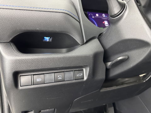 Toyota RAV4 2.5 Hybrid AWD Bi-Tone (INCL.BTW) *LEATHER | FULL-LED | ADAPTIVE-CRUISE | BLINDS-SPOT | TOP-VIEW | JBL-SOUND | KEYLESS | NAVI-FULLMAP | DAB+ | 18''ALU | TOWBAR*