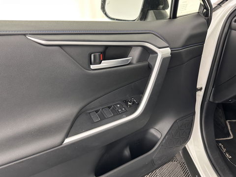Toyota RAV4 2.5 Hybrid AWD Bi-Tone (INCL.BTW) *LEATHER | FULL-LED | ADAPTIVE-CRUISE | BLINDS-SPOT | TOP-VIEW | JBL-SOUND | KEYLESS | NAVI-FULLMAP | DAB+ | 18''ALU | TOWBAR*