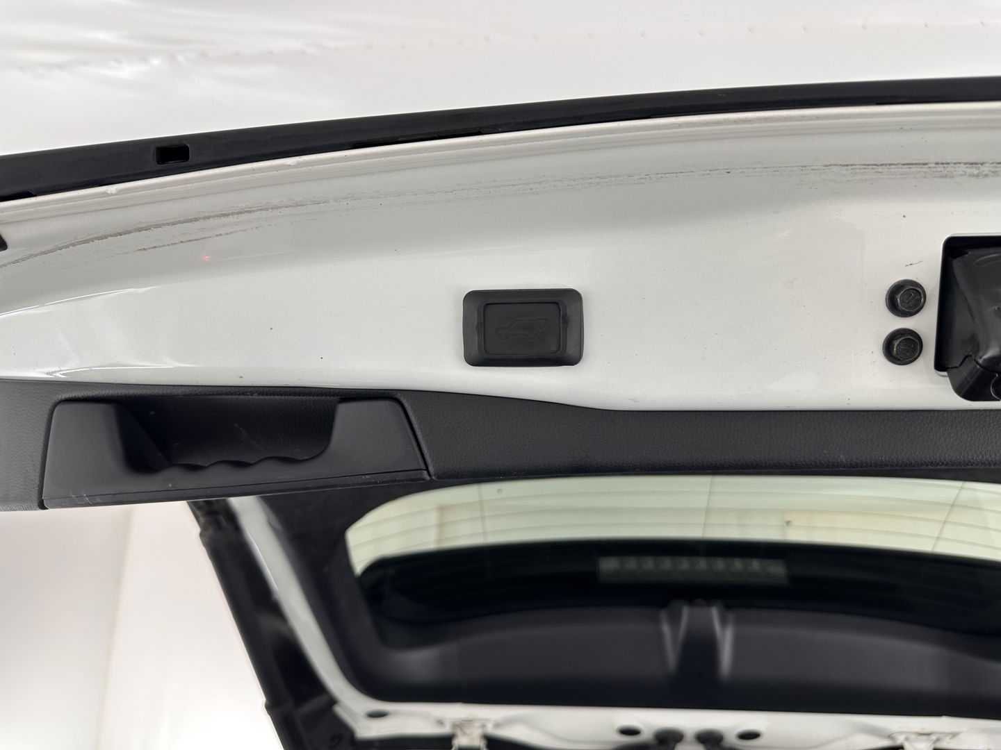Toyota RAV4 2.5 Hybrid AWD Bi-Tone (INCL.BTW) *LEATHER | FULL-LED | ADAPTIVE-CRUISE | BLINDS-SPOT | TOP-VIEW | JBL-SOUND | KEYLESS | NAVI-FULLMAP | DAB+ | 18''ALU | TOWBAR*