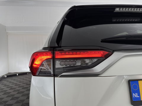 Toyota RAV4 2.5 Hybrid AWD Bi-Tone (INCL.BTW) *LEATHER | FULL-LED | ADAPTIVE-CRUISE | BLINDS-SPOT | TOP-VIEW | JBL-SOUND | KEYLESS | NAVI-FULLMAP | DAB+ | 18''ALU | TOWBAR*