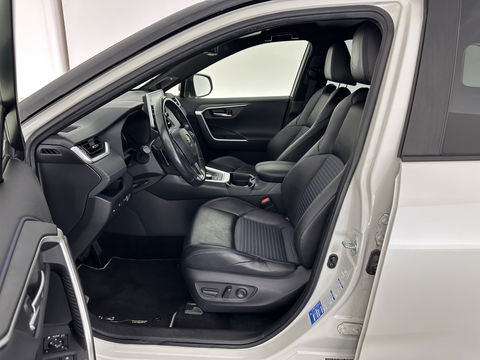 Toyota RAV4 2.5 Hybrid AWD Bi-Tone (INCL.BTW) *LEATHER | FULL-LED | ADAPTIVE-CRUISE | BLINDS-SPOT | TOP-VIEW | JBL-SOUND | KEYLESS | NAVI-FULLMAP | DAB+ | 18''ALU | TOWBAR*