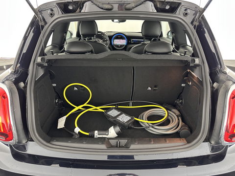 MINI Mini Electric Yours 33 kWh [ 3-Fase ] Aut.*PANO | LUXURY-LEATHER | HARMAN/KARDON-AUDIO | MATRIX-LED | KEYLESS | CAMERA | NAVI-FULLMAP | DIGI-COCKPIT | DAB | HEAD-UP | HEATED-SPORTSEATS | AMBIENT-LIGHT | CCS-FASTLOADER | 17"ALU*