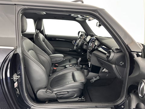 MINI Mini Electric Yours 33 kWh [ 3-Fase ] Aut.*PANO | LUXURY-LEATHER | HARMAN/KARDON-AUDIO | MATRIX-LED | KEYLESS | CAMERA | NAVI-FULLMAP | DIGI-COCKPIT | DAB | HEAD-UP | HEATED-SPORTSEATS | AMBIENT-LIGHT | CCS-FASTLOADER | 17"ALU*