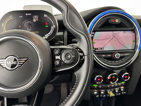 MINI Mini Electric Yours 33 kWh [ 3-Fase ] Aut.*PANO | LUXURY-LEATHER | HARMAN/KARDON-AUDIO | MATRIX-LED | KEYLESS | CAMERA | NAVI-FULLMAP | DIGI-COCKPIT | DAB | HEAD-UP | HEATED-SPORTSEATS | AMBIENT-LIGHT | CCS-FASTLOADER | 17"ALU*