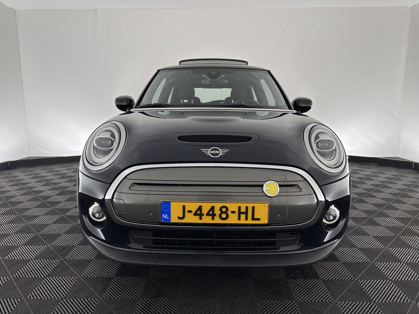 MINI Mini Electric Yours 33 kWh [ 3-Fase ] Aut.*PANO | LUXURY-LEATHER | HARMAN/KARDON-AUDIO | MATRIX-LED | KEYLESS | CAMERA | NAVI-FULLMAP | DIGI-COCKPIT | DAB | HEAD-UP | HEATED-SPORTSEATS | AMBIENT-LIGHT | CCS-FASTLOADER | 17"ALU*