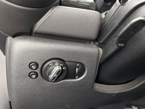 MINI Mini Electric Yours 33 kWh [ 3-Fase ] Aut.*PANO | LUXURY-LEATHER | HARMAN/KARDON-AUDIO | MATRIX-LED | KEYLESS | CAMERA | NAVI-FULLMAP | DIGI-COCKPIT | DAB | HEAD-UP | HEATED-SPORTSEATS | AMBIENT-LIGHT | CCS-FASTLOADER | 17"ALU*