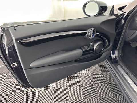 MINI Mini Electric Yours 33 kWh [ 3-Fase ] Aut.*PANO | LUXURY-LEATHER | HARMAN/KARDON-AUDIO | MATRIX-LED | KEYLESS | CAMERA | NAVI-FULLMAP | DIGI-COCKPIT | DAB | HEAD-UP | HEATED-SPORTSEATS | AMBIENT-LIGHT | CCS-FASTLOADER | 17"ALU*