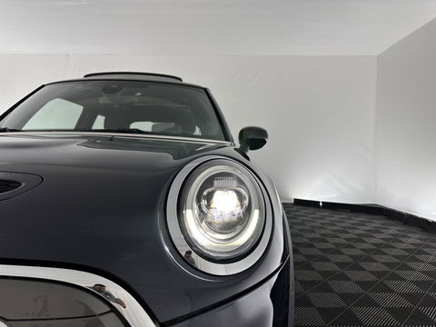 MINI Mini Electric Yours 33 kWh [ 3-Fase ] Aut.*PANO | LUXURY-LEATHER | HARMAN/KARDON-AUDIO | MATRIX-LED | KEYLESS | CAMERA | NAVI-FULLMAP | DIGI-COCKPIT | DAB | HEAD-UP | HEATED-SPORTSEATS | AMBIENT-LIGHT | CCS-FASTLOADER | 17"ALU*
