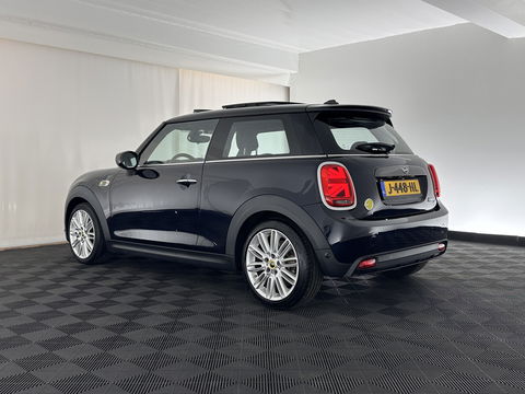 MINI Mini Electric Yours 33 kWh [ 3-Fase ] Aut.*PANO | LUXURY-LEATHER | HARMAN/KARDON-AUDIO | MATRIX-LED | KEYLESS | CAMERA | NAVI-FULLMAP | DIGI-COCKPIT | DAB | HEAD-UP | HEATED-SPORTSEATS | AMBIENT-LIGHT | CCS-FASTLOADER | 17"ALU*