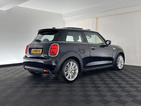 MINI Mini Electric Yours 33 kWh [ 3-Fase ] Aut.*PANO | LUXURY-LEATHER | HARMAN/KARDON-AUDIO | MATRIX-LED | KEYLESS | CAMERA | NAVI-FULLMAP | DIGI-COCKPIT | DAB | HEAD-UP | HEATED-SPORTSEATS | AMBIENT-LIGHT | CCS-FASTLOADER | 17"ALU*