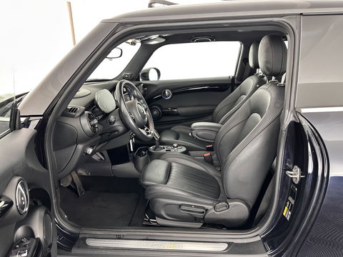 MINI Mini Electric Yours 33 kWh [ 3-Fase ] Aut.*PANO | LUXURY-LEATHER | HARMAN/KARDON-AUDIO | MATRIX-LED | KEYLESS | CAMERA | NAVI-FULLMAP | DIGI-COCKPIT | DAB | HEAD-UP | HEATED-SPORTSEATS | AMBIENT-LIGHT | CCS-FASTLOADER | 17"ALU*
