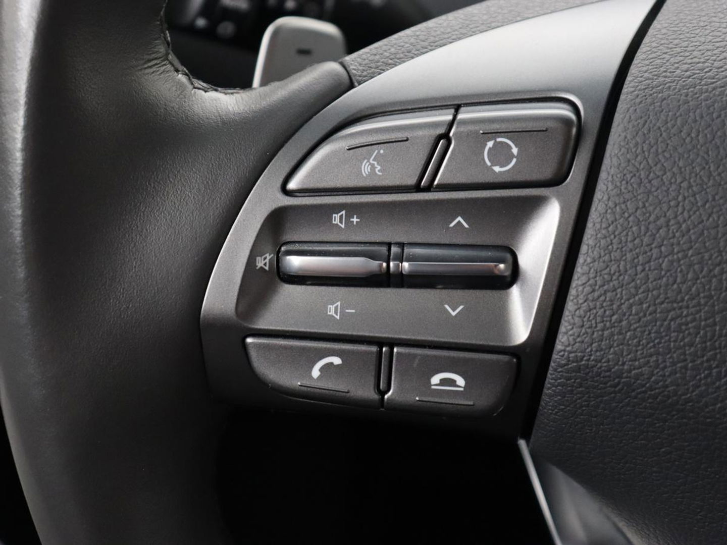 Hyundai IONIQ 1.6 GDI PHEV Comfort | Stoel & stuurverwarming | Adaptive cruise | Camera | Carplay | Navigatie | Full LED | Keyless | Plug In