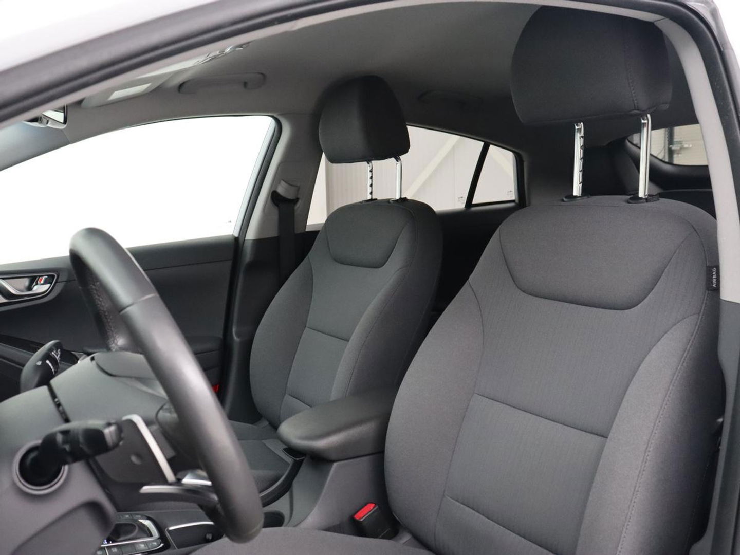 Hyundai IONIQ 1.6 GDI PHEV Comfort | Stoel & stuurverwarming | Adaptive cruise | Camera | Carplay | Navigatie | Full LED | Keyless | Plug In