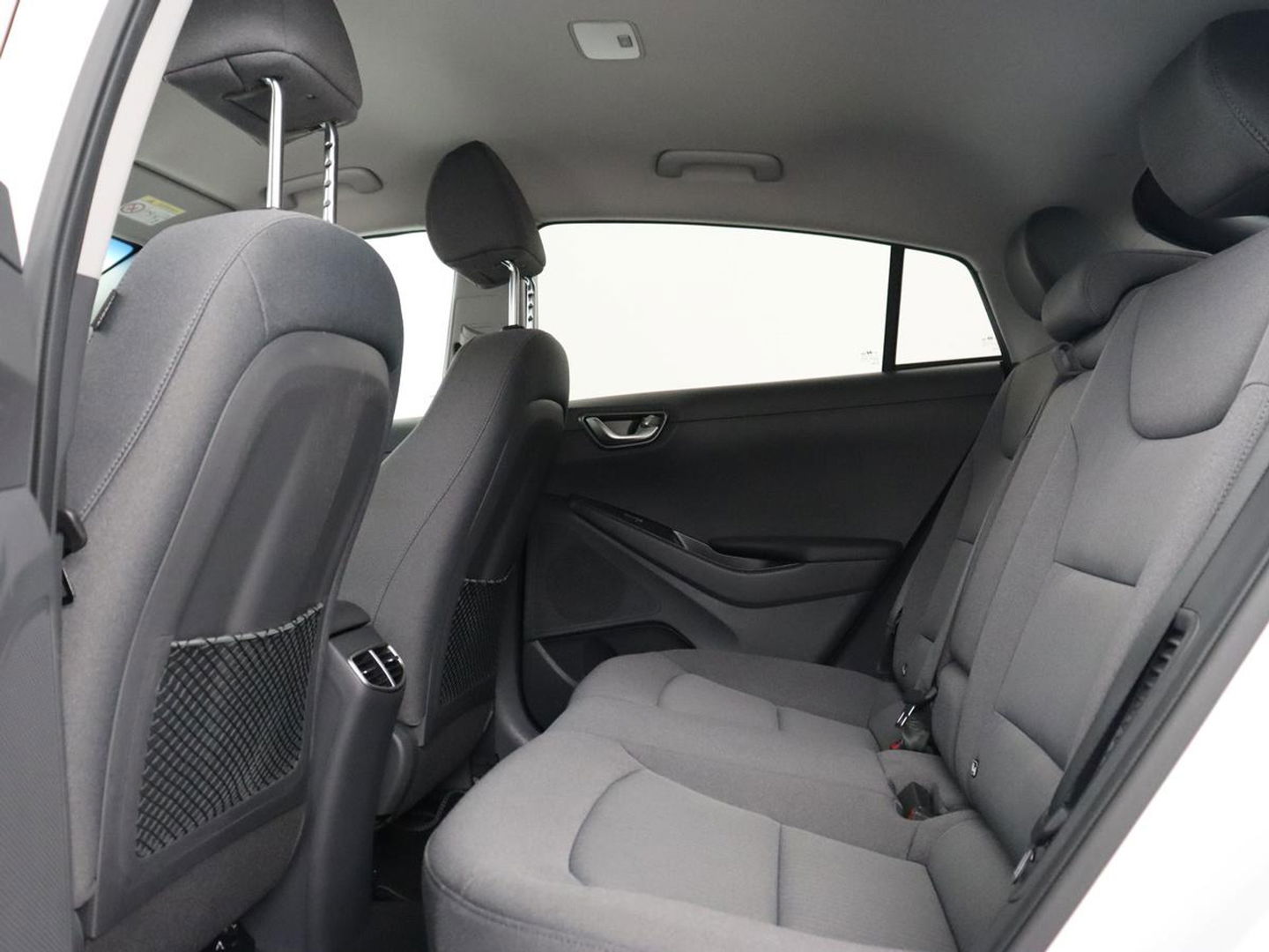 Hyundai IONIQ 1.6 GDI PHEV Comfort | Stoel & stuurverwarming | Adaptive cruise | Camera | Carplay | Navigatie | Full LED | Keyless | Plug In