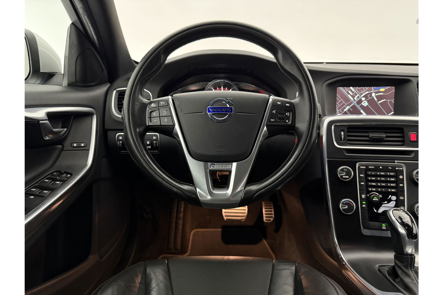 Volvo S60 2.0 T5 245PK R-Design LED Trekhaak Virtual Clima Cruise Navi Leder PDC 18''LMV