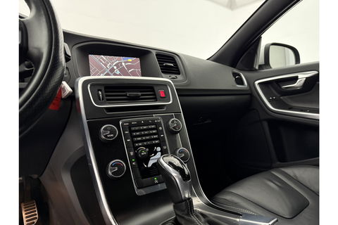 Volvo S60 2.0 T5 245PK R-Design LED Trekhaak Virtual Clima Cruise Navi Leder PDC 18''LMV
