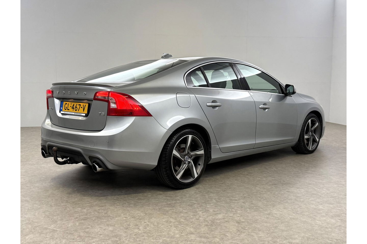 Volvo S60 2.0 T5 245PK R-Design LED Trekhaak Virtual Clima Cruise Navi Leder PDC 18''LMV