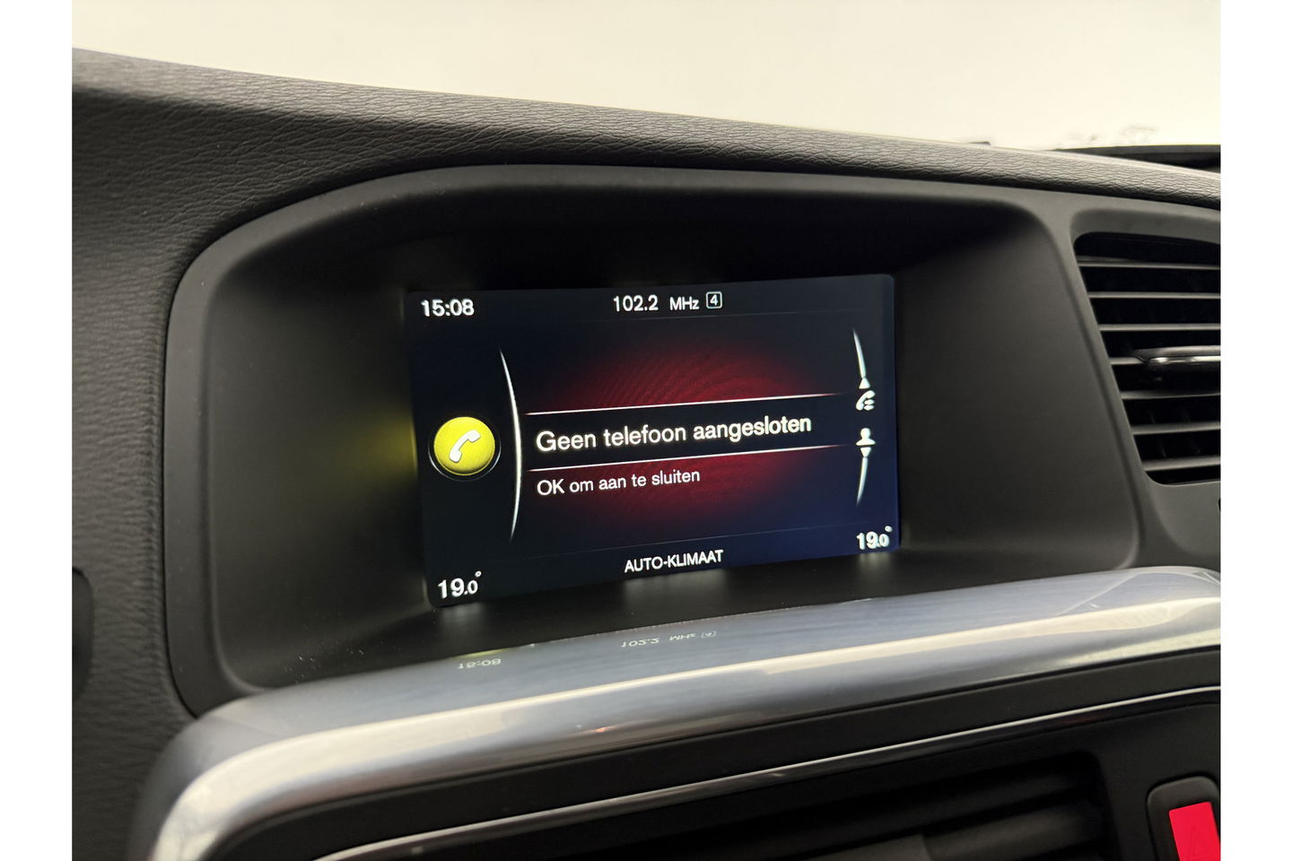 Volvo S60 2.0 T5 245PK R-Design LED Trekhaak Virtual Clima Cruise Navi Leder PDC 18''LMV