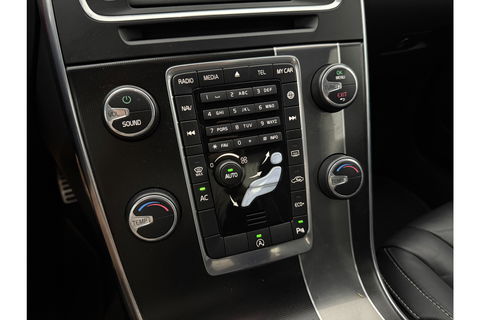 Volvo S60 2.0 T5 245PK R-Design LED Trekhaak Virtual Clima Cruise Navi Leder PDC 18''LMV