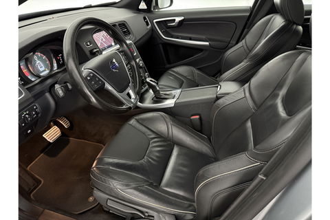 Volvo S60 2.0 T5 245PK R-Design LED Trekhaak Virtual Clima Cruise Navi Leder PDC 18''LMV