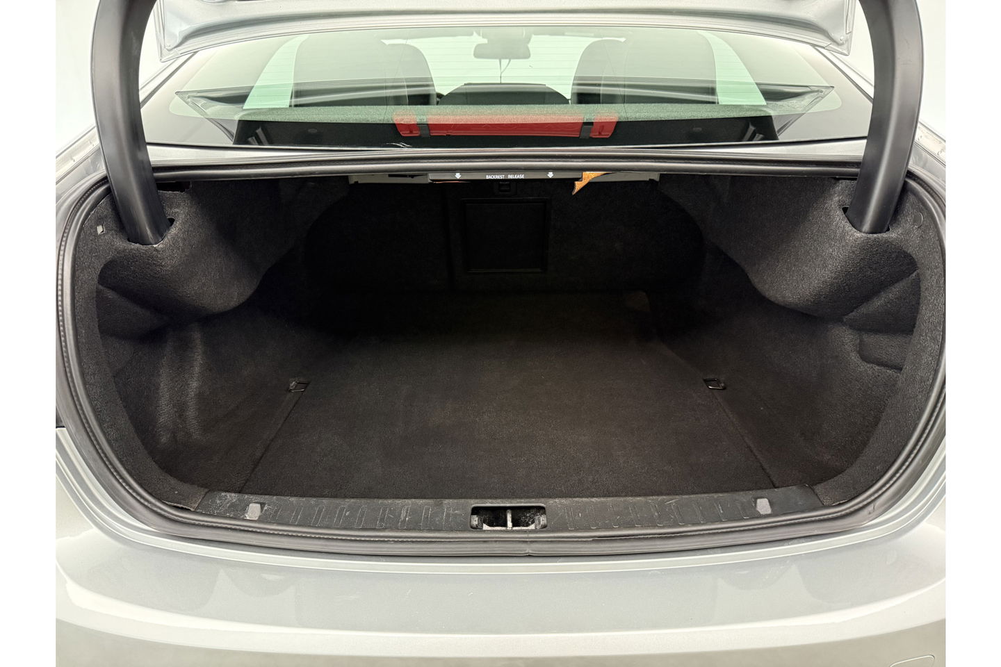 Volvo S60 2.0 T5 245PK R-Design LED Trekhaak Virtual Clima Cruise Navi Leder PDC 18''LMV