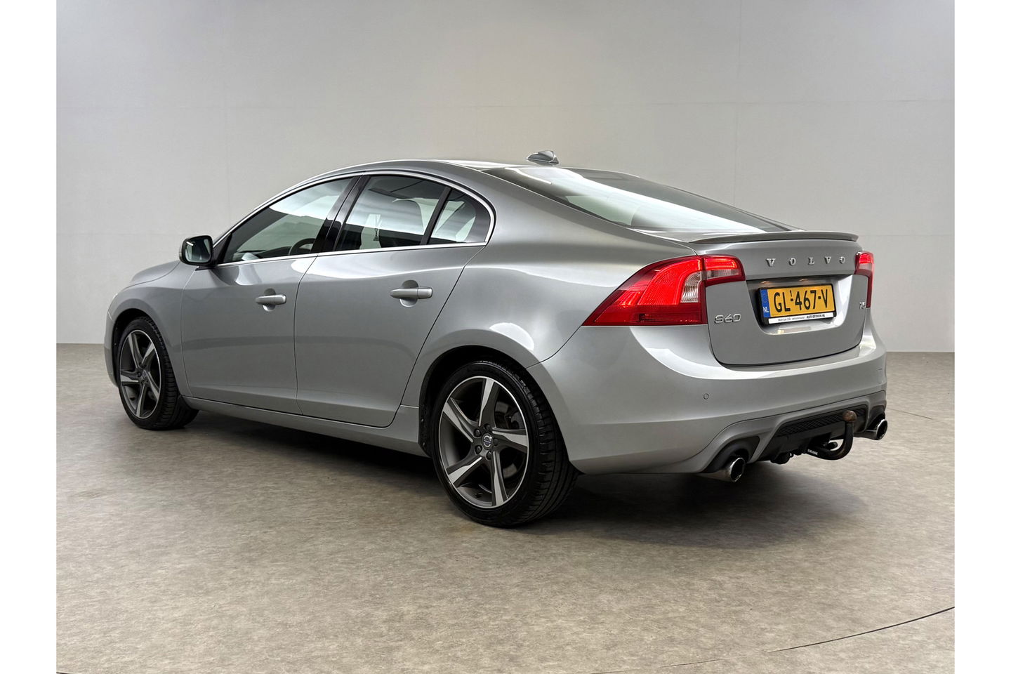 Volvo S60 2.0 T5 245PK R-Design LED Trekhaak Virtual Clima Cruise Navi Leder PDC 18''LMV