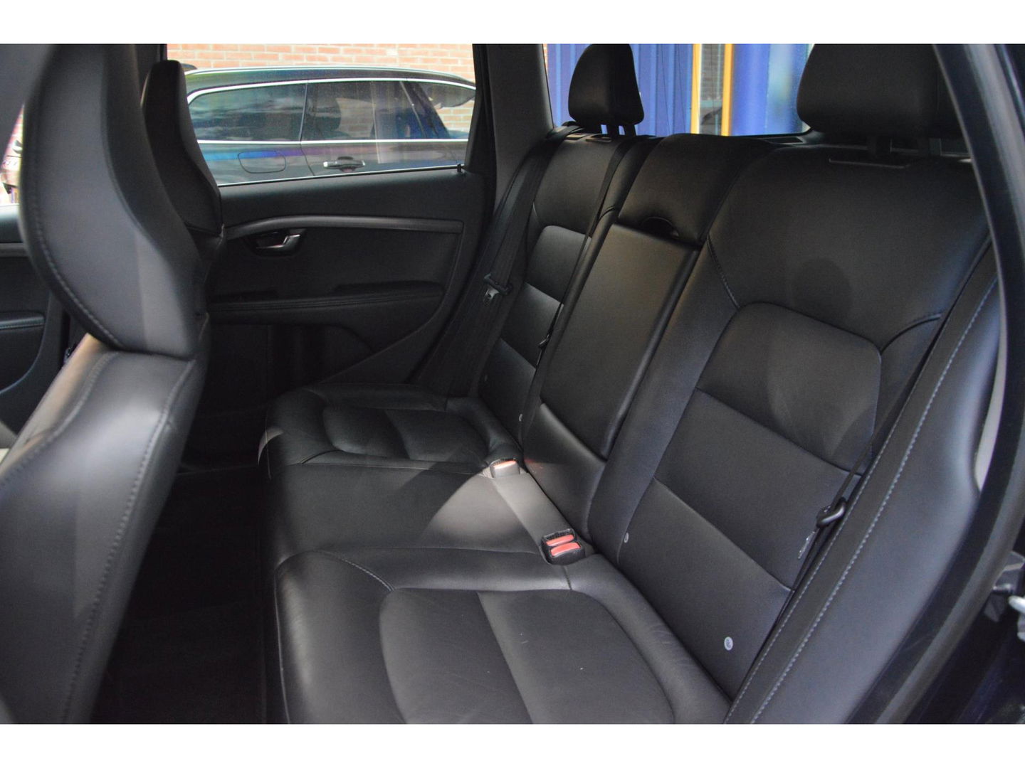 Volvo V70 T4 Polar | Volledig Dealer Onderhouden | Trekhaak | Stoelverwarming | Standkachel | Automaat | Cruise |