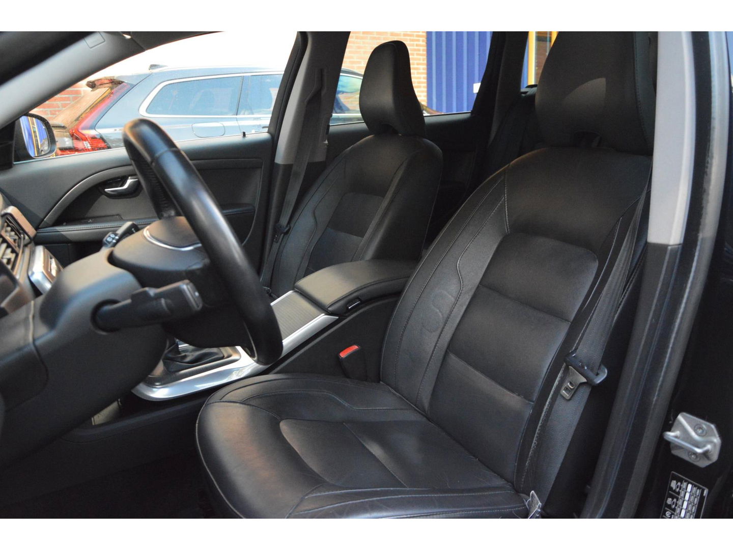 Volvo V70 T4 Polar | Volledig Dealer Onderhouden | Trekhaak | Stoelverwarming | Standkachel | Automaat | Cruise |