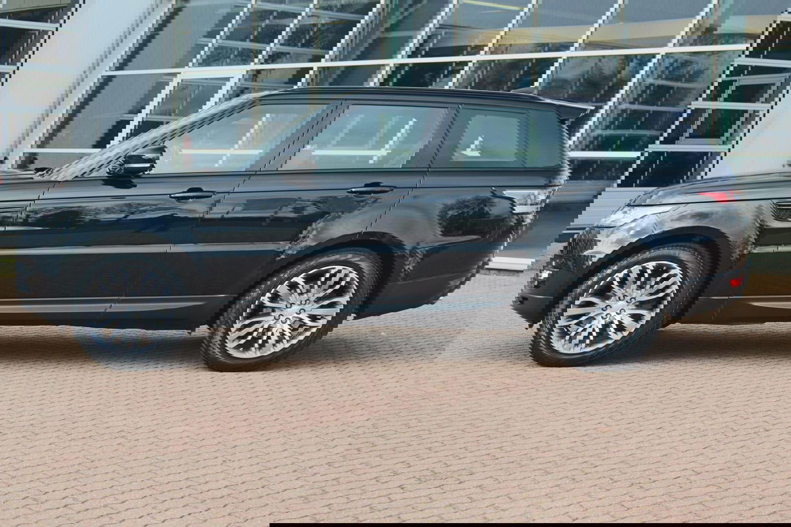 Land Rover Range Rover Sport 3.0 TDV6 258pk HSE Dynamic / InControl Touch Pro / LAND ROVER Range Rover Sport 3.0 TDV6 258pk HSE Dynamic / InControl Touch Pro / NW €122.500