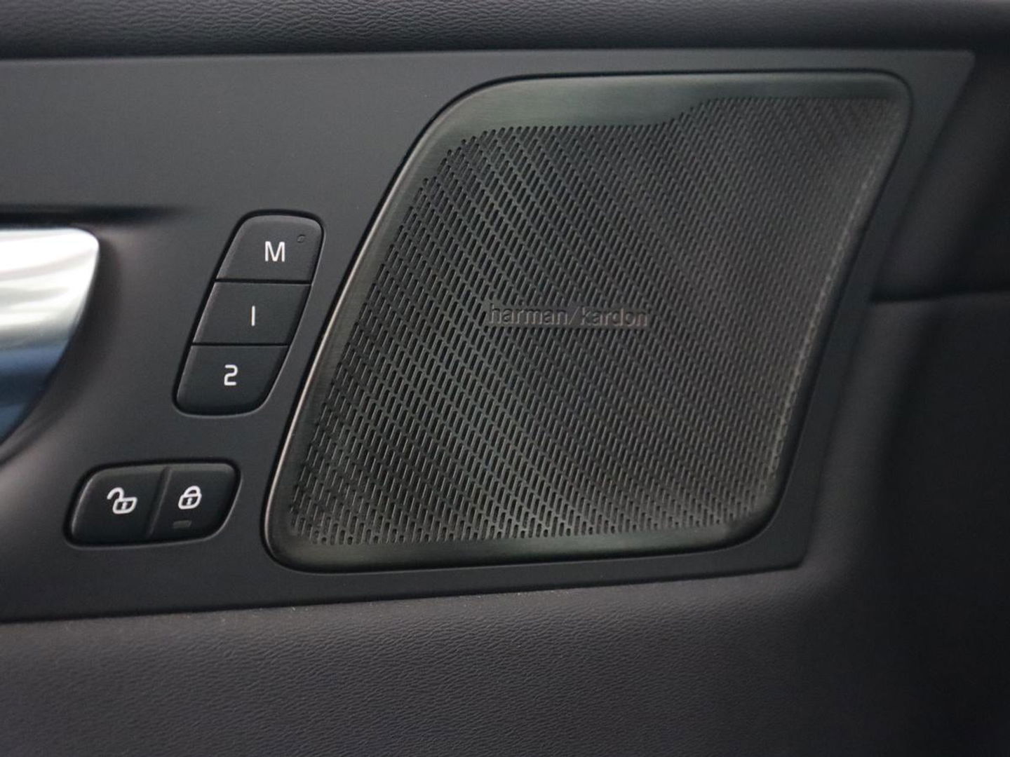 Volvo XC60 2.0 Recharge T6 AWD Inscription | Panoramadak | Leder | Head-Up | Stoel & stuurverwarming | 360 Camera | Harman/Kardon | Carplay | Navigatie | Adaptive cruise | PHEV | Plug In