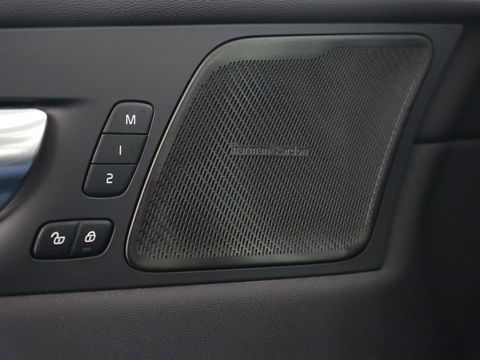 Volvo XC60 2.0 Recharge T6 AWD Inscription | Panoramadak | Leder | Head-Up | Stoel & stuurverwarming | 360 Camera | Harman/Kardon | Carplay | Navigatie | Adaptive cruise | PHEV | Plug In