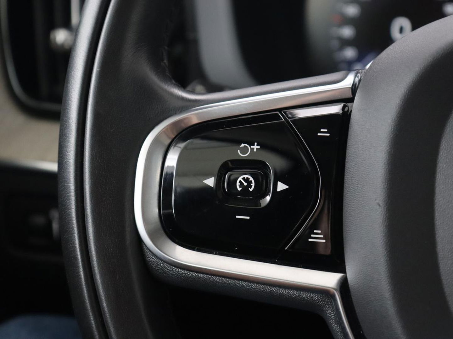 Volvo XC60 2.0 Recharge T6 AWD Inscription | Panoramadak | Leder | Head-Up | Stoel & stuurverwarming | 360 Camera | Harman/Kardon | Carplay | Navigatie | Adaptive cruise | PHEV | Plug In