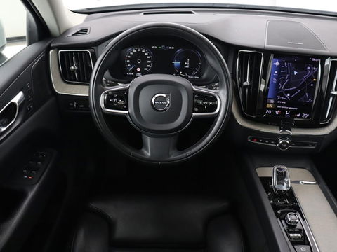 Volvo XC60 2.0 Recharge T6 AWD Inscription | Panoramadak | Leder | Head-Up | Stoel & stuurverwarming | 360 Camera | Harman/Kardon | Carplay | Navigatie | Adaptive cruise | PHEV | Plug In