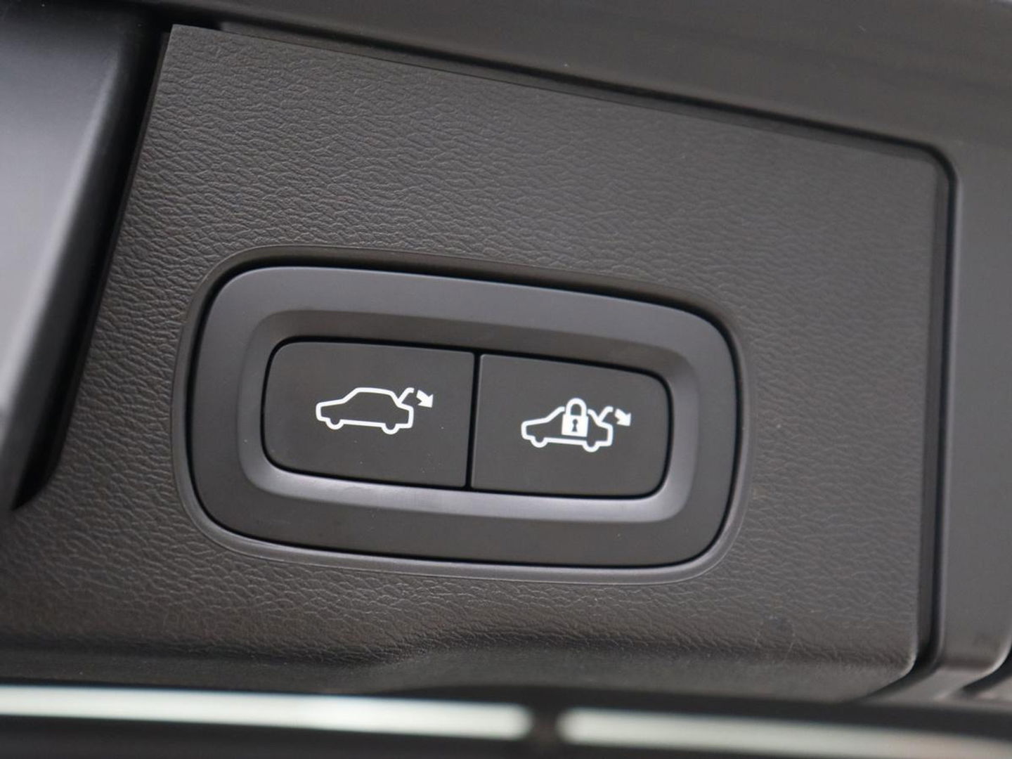 Volvo XC60 2.0 Recharge T6 AWD Inscription | Panoramadak | Leder | Head-Up | Stoel & stuurverwarming | 360 Camera | Harman/Kardon | Carplay | Navigatie | Adaptive cruise | PHEV | Plug In