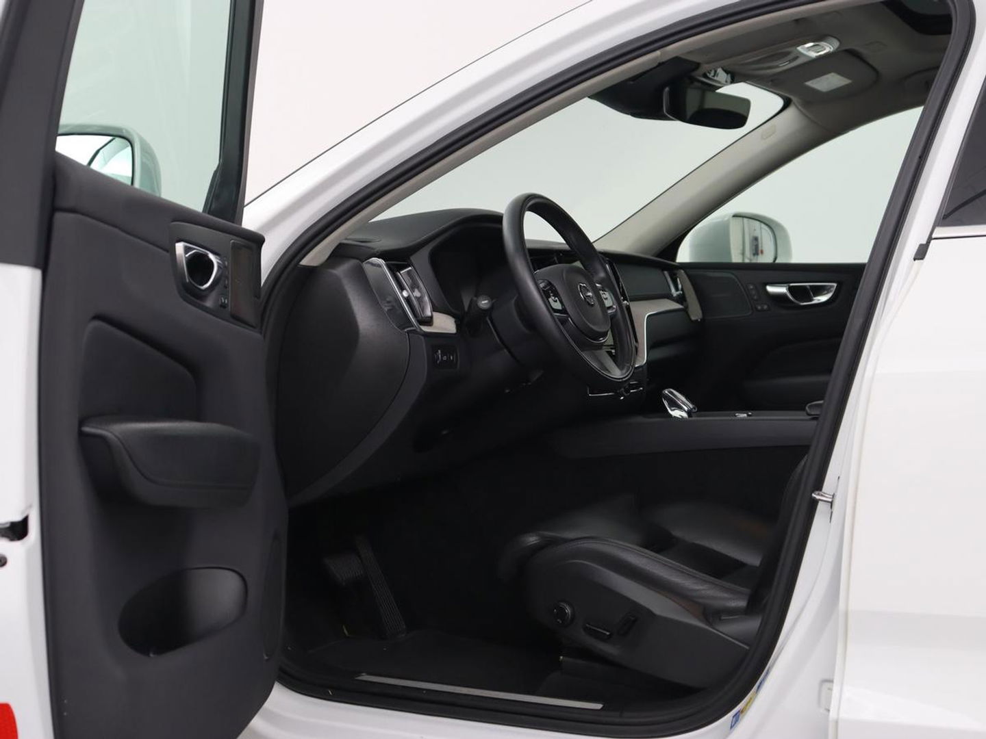 Volvo XC60 2.0 Recharge T6 AWD Inscription | Panoramadak | Leder | Head-Up | Stoel & stuurverwarming | 360 Camera | Harman/Kardon | Carplay | Navigatie | Adaptive cruise | PHEV | Plug In