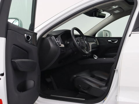 Volvo XC60 2.0 Recharge T6 AWD Inscription | Panoramadak | Leder | Head-Up | Stoel & stuurverwarming | 360 Camera | Harman/Kardon | Carplay | Navigatie | Adaptive cruise | PHEV | Plug In
