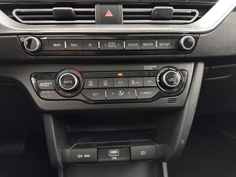 Kia e-Niro DynamicPlusLine 64 kWh (INCL-BTW) Aut.*PANO | 1/2LEATHER | FULL-LED | NAVI-FULLMAP | DAB+ | ADAPTIVE-CRUISE | CAMERA | COMFORT-SEATS | KEYLESS | DIGI-COCKPIT | SHIFT-PADDLES | HEATED-SEATS | CARPLAY | LANE-ASSIST |